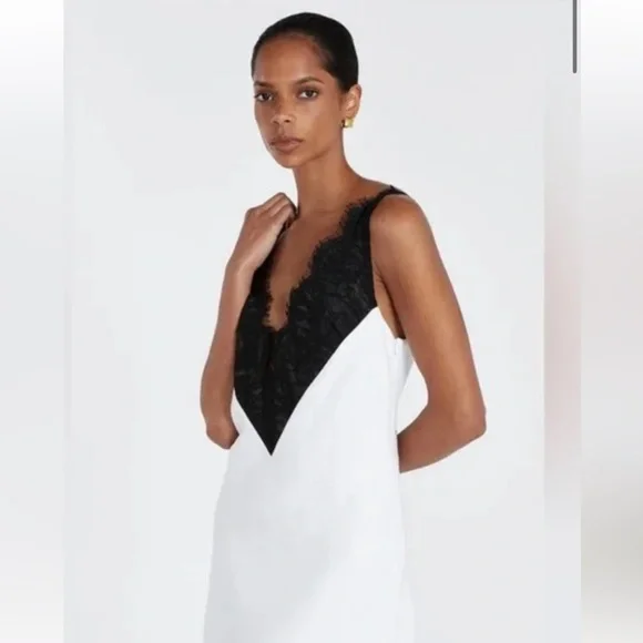 DISSH Monochrome Lace Maxi Dress - Picture 4 of 7